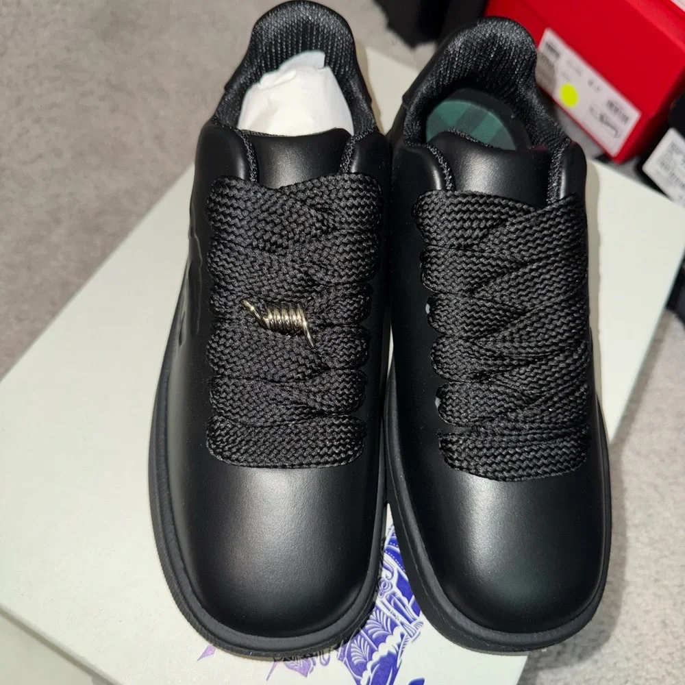 Burberry Low Top Trainer! - Picture 3 of 6
